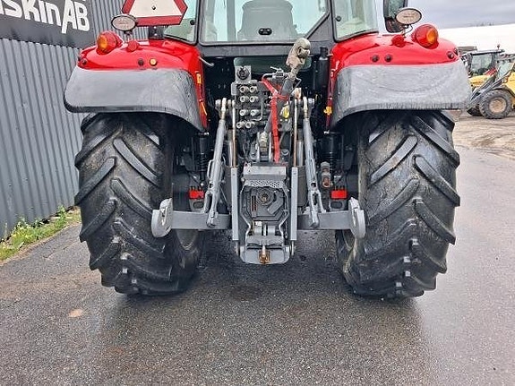 Massey Ferguson 5713S DYNA-4 3 of 6