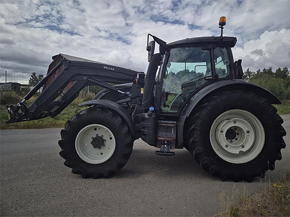 Valtra N174 4 of 6