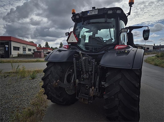 Valtra N174 3 of 6