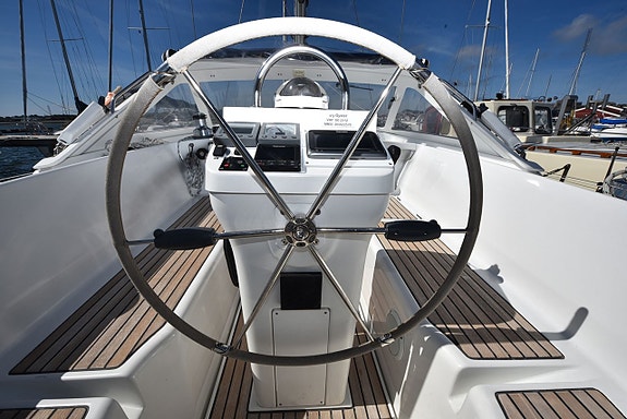 Beneteau Oceanis 42 CC 5 of 10