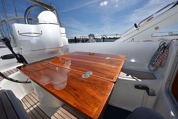 Beneteau Oceanis 42 CC 6 of 10