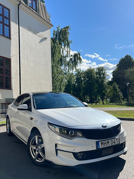 Kia Optima 2 of 8