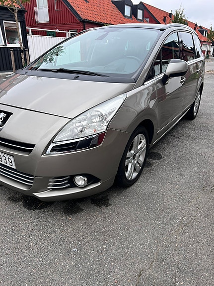 Peugeot 5008 3 of 11