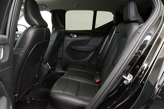 Volvo XC40 7 of 18