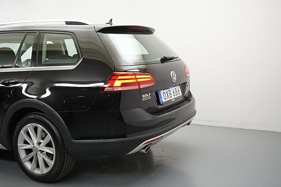 Volkswagen Golf Alltrack 3 of 15