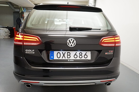 Volkswagen Golf Alltrack 13 of 15