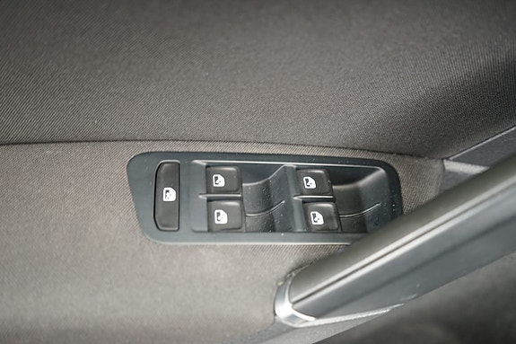 Volkswagen Golf Alltrack 9 of 15