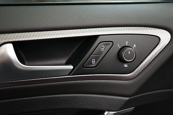 Volkswagen Golf Alltrack 10 of 15
