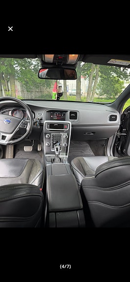 Volvo S60 2 of 7