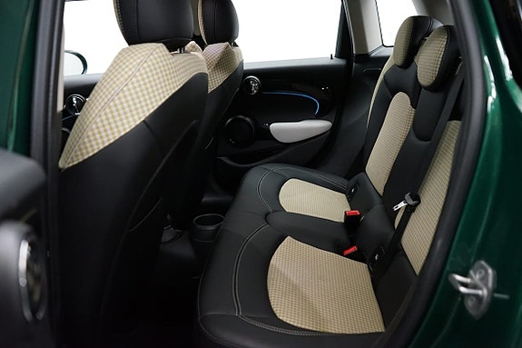 MINI Cooper S 6 of 14