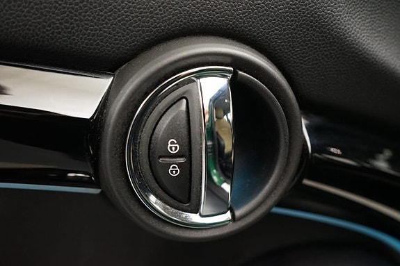 MINI Cooper S 9 of 14