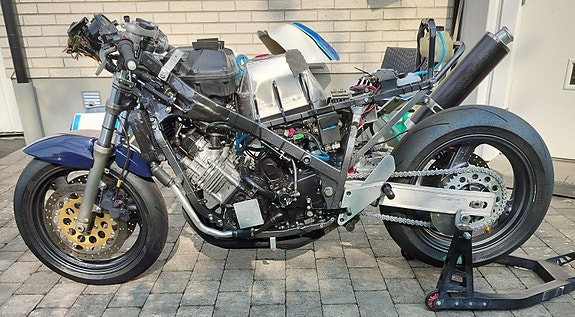 Yamaha Fz 750 4 of 7