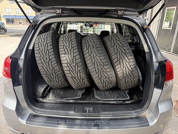 Subaru Legacy 13 of 13