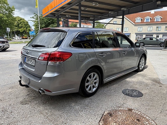 Subaru Legacy 4 of 13