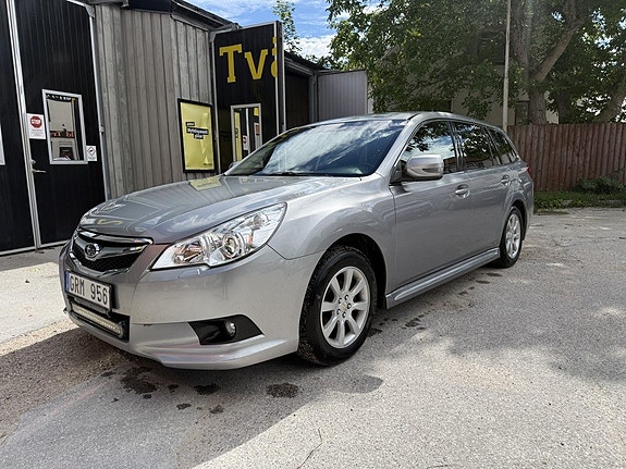 Subaru Legacy 9 of 13