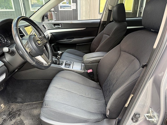 Subaru Legacy 11 of 13