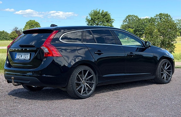 Volvo V60 3 of 6