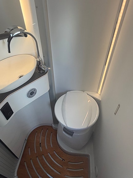 Pössl Summit 600 LE Shine Elegance 180 hk Aut 6 of 15
