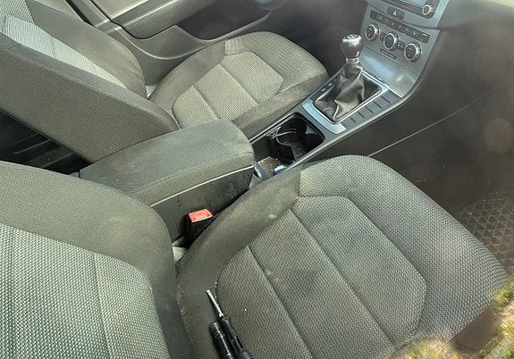 Volkswagen Passat 3 of 5