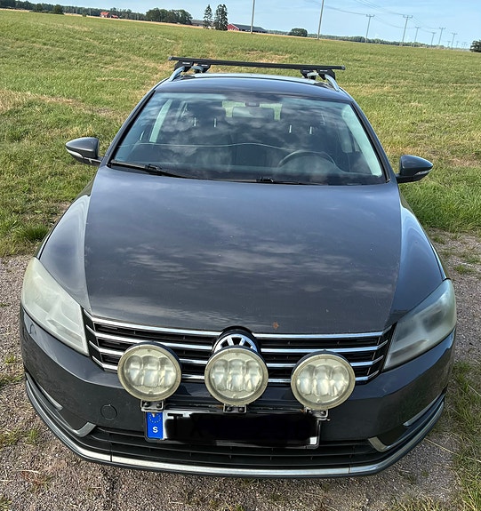 Volkswagen Passat 2 of 5