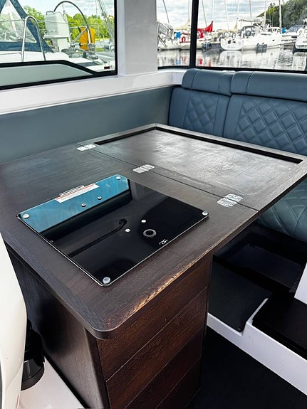 Axopar 37 XC Cross Cabin/2xMercury 300hk/2022/BRABUS 9 of 12