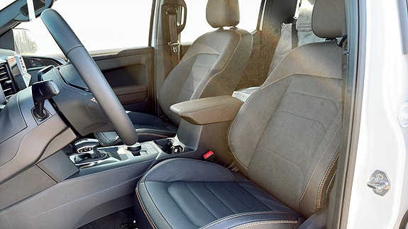 Volkswagen Amarok 8 of 12
