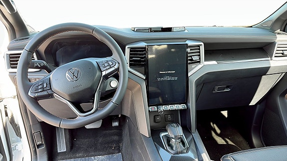 Volkswagen Amarok 10 of 12