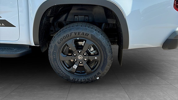 Volkswagen Amarok 6 of 12
