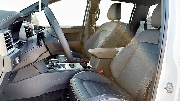 Volkswagen Amarok 8 of 12