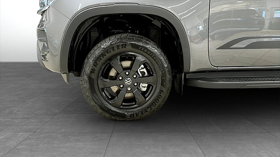 Volkswagen Amarok 6 of 12