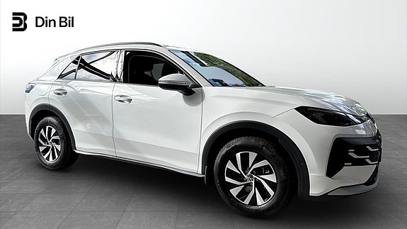 Volkswagen T-Roc 2 of 12