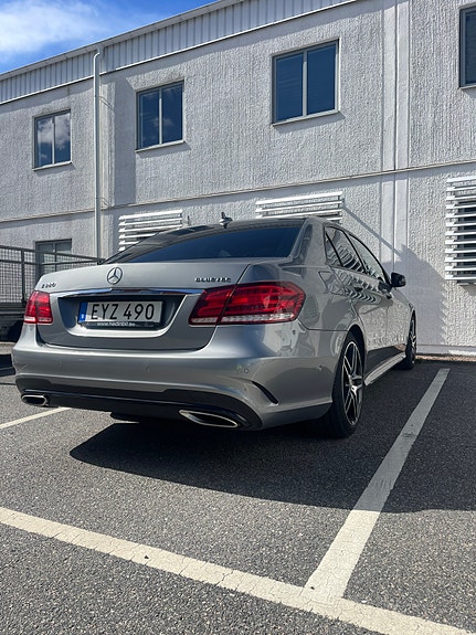 Mercedes-Benz E220 5 of 8