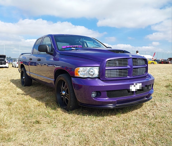 Dodge RAM SRT-10 2 of 11