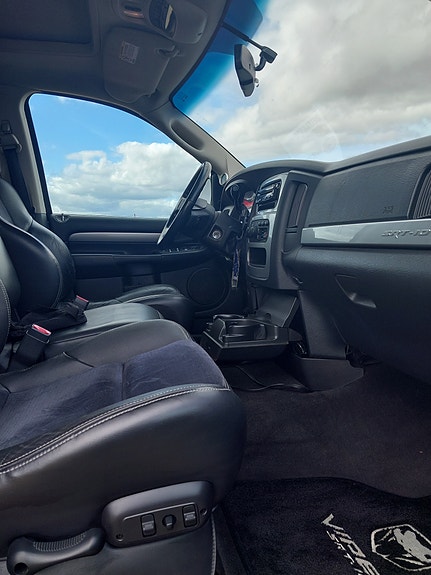Dodge RAM SRT-10 9 of 11