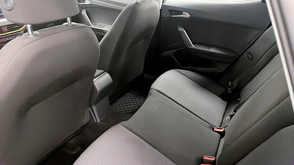 Seat Arona 13 of 14