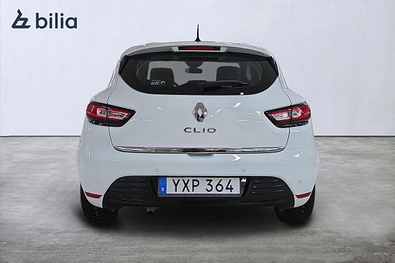 Renault Clio 17 of 21