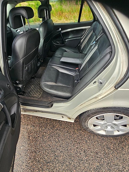 Saab 9-5 4 of 6