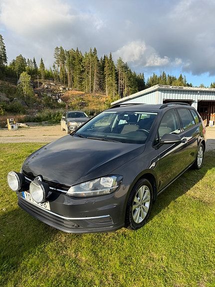 Volkswagen Golf VII 2 of 8