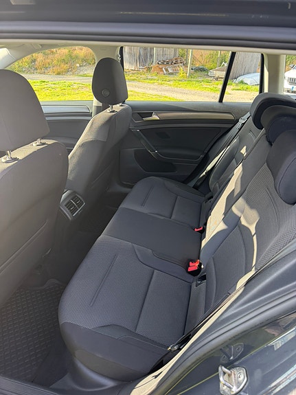 Volkswagen Golf VII 6 of 8