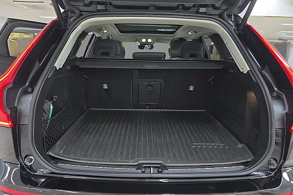 Volvo XC60 8 of 30