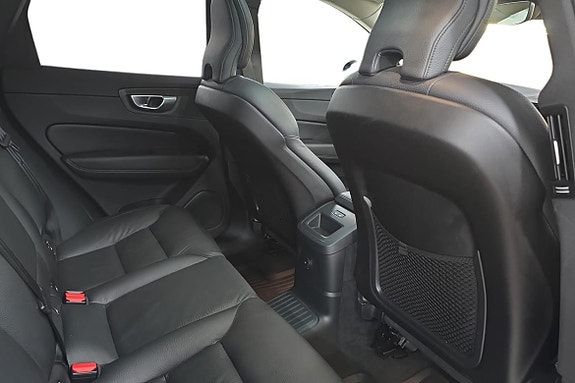 Volvo XC60 17 of 30