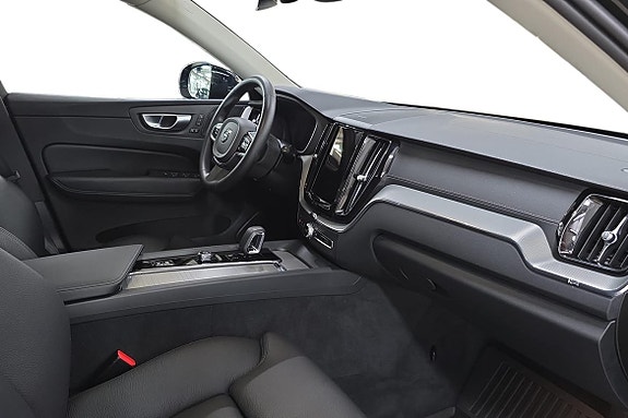 Volvo XC60 14 of 30