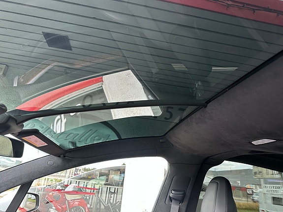 Tesla Model X 26 of 27