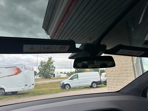 Tesla Model X 16 of 27