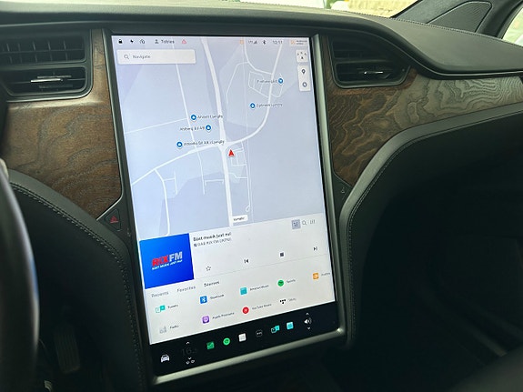 Tesla Model X 12 of 27