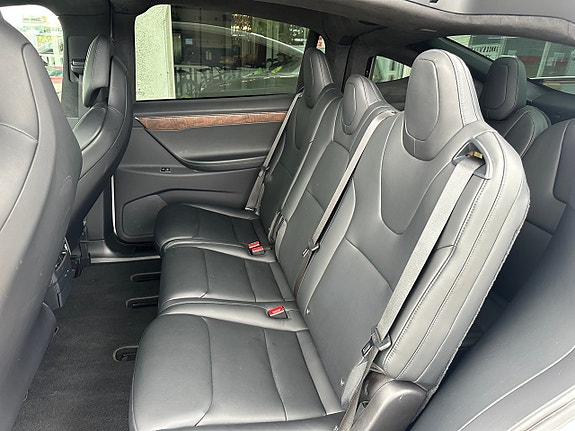 Tesla Model X 6 of 27