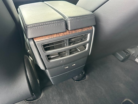 Tesla Model X 14 of 27