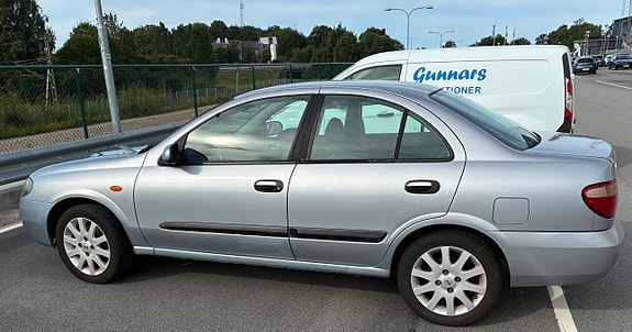 Nissan Almera 3 of 8