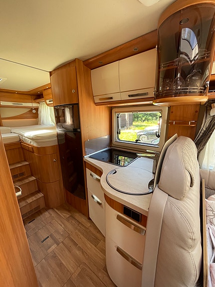 Hymer B 588 Bianco Line- Alde, 3,0L 177hk kamkedja, Långbädd 9 of 11
