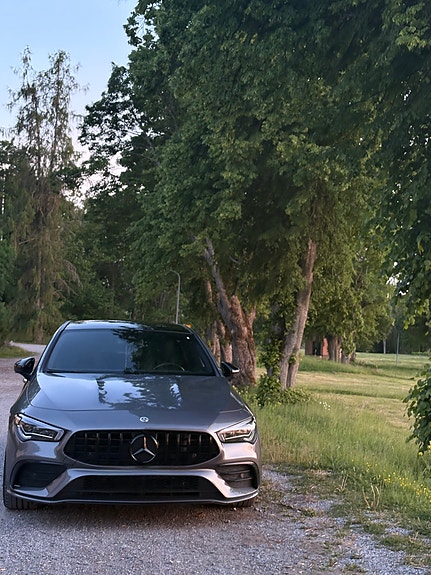 Mercedes-Benz CLA35 2 of 9